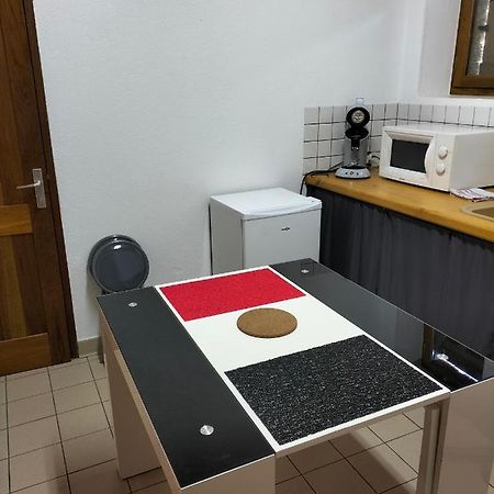 Issendolus Studio Confortable Proche Des Sites Touristiques מראה חיצוני תמונה