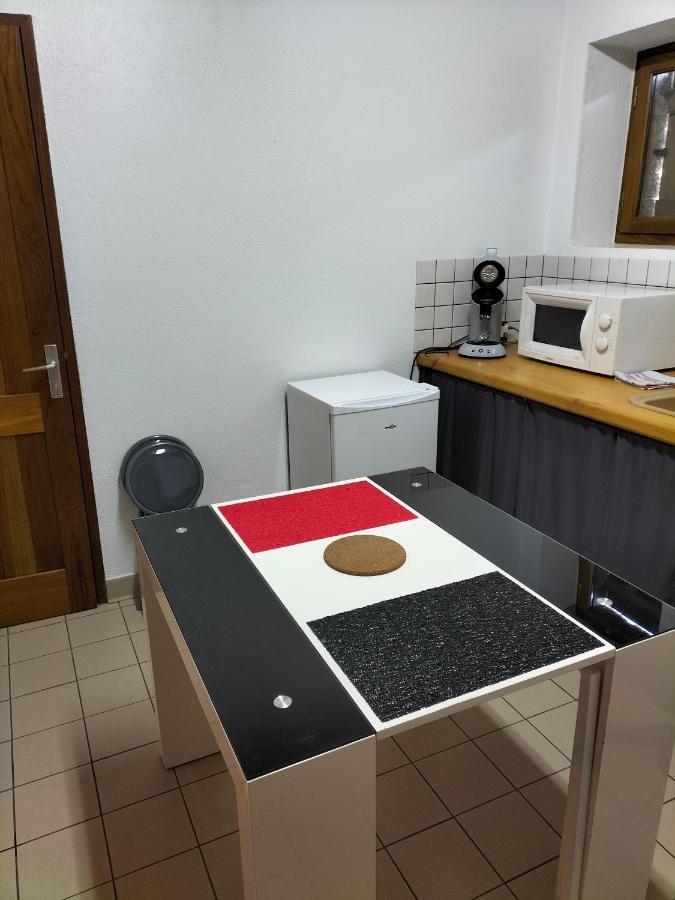 Issendolus Studio Confortable Proche Des Sites Touristiques מראה חיצוני תמונה